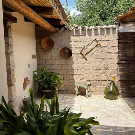 Graziosa Stanza Campidanese Su Terzu Casa de hóspedes Oristano Exterior foto
